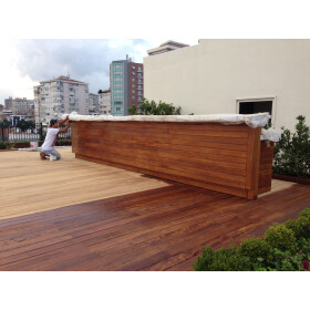 Fußbodenstreichbürste für Terrassendielen