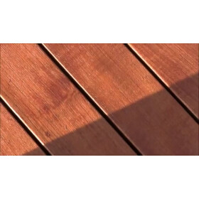 Fußbodenstreichbürste für Terrassendielen